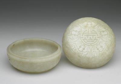 图片[2]-Jade round box carved with “Five fortunes presenting longevity” motif, Qing dynasty, Qianlong reign (1736-1795)-China Archive